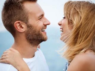 怎么吸引女生喜欢自己（女人都会义无反顾地喜欢上你）