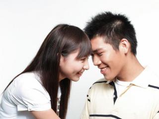 和男朋友吵架怎么给自己台阶下（和男朋友吵架冷战怎么办）