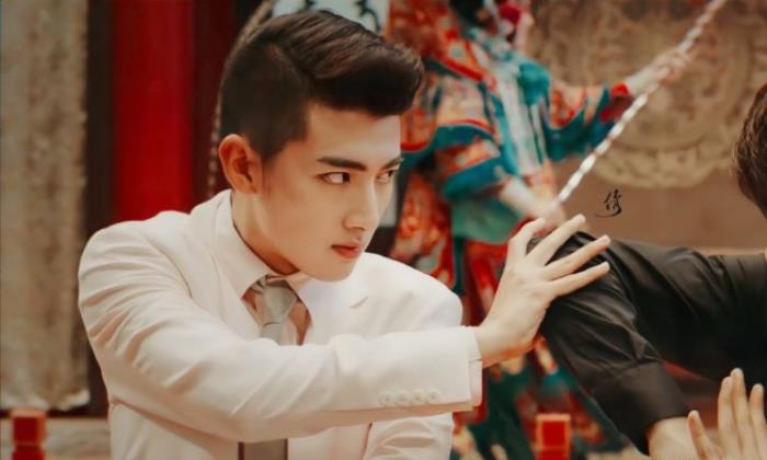 在曾舜晞饰演吴邪的这部《盗墓笔记之终极笔记》里扮演小花,与前面几