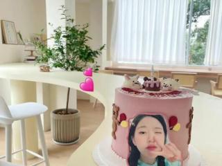 杨洋的女朋友是谁图片亲吻，看看杨洋的绯闻女友