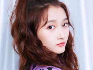 关晓彤出道前的故事，关晓彤的演艺生涯和爱情故事