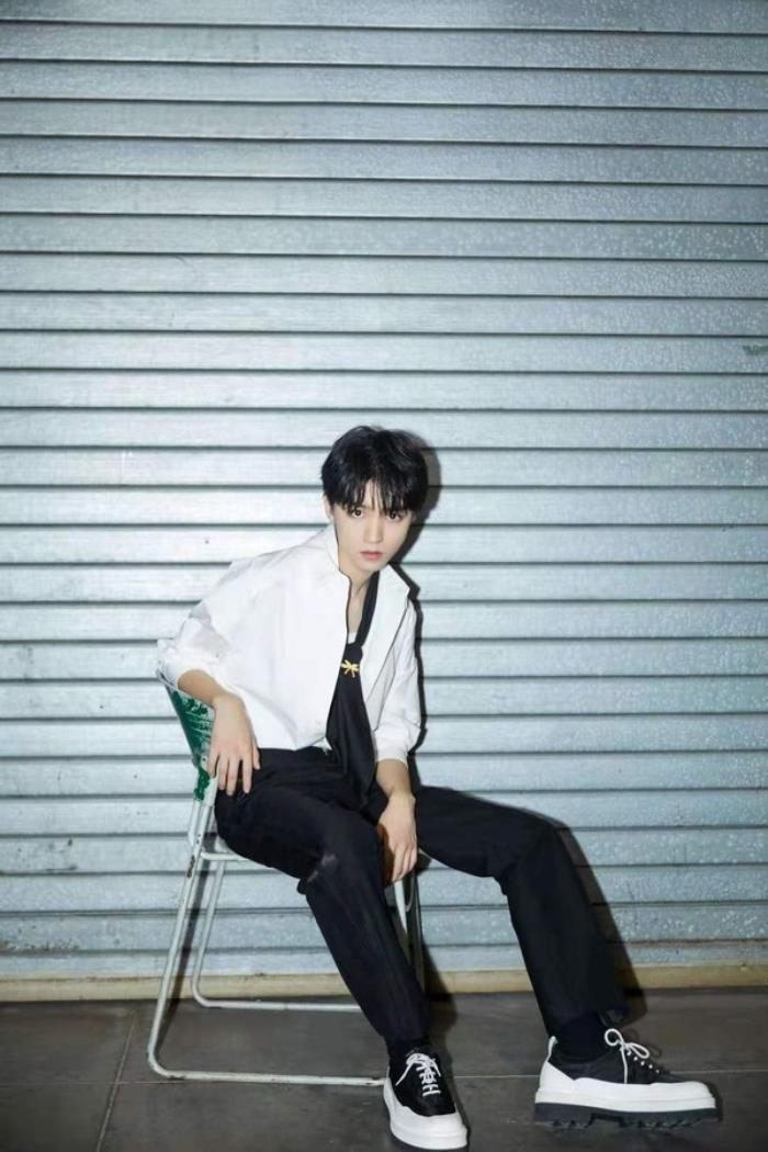 王俊凯代言衣服王俊凯又拿下一高奢代言