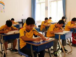 女初中生剪什么发型好看，初中生标准发型公开