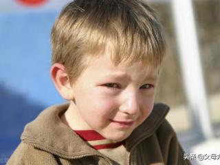 爱哭的男孩性格分析，男孩爱哭就一定是性格懦弱吗