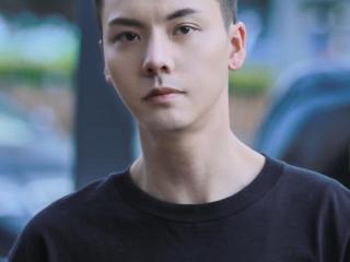 港媒报道陈伟霆内地走红，香港知名男星曝陈伟霆在内地赚得比古天乐多