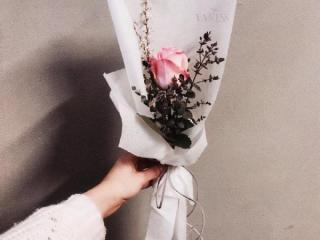 爱情的朋友圈说说，朋友圈关于爱情的话