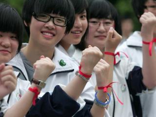 艺考文化课多少分能上本科，艺考生考多少分能上本科大学