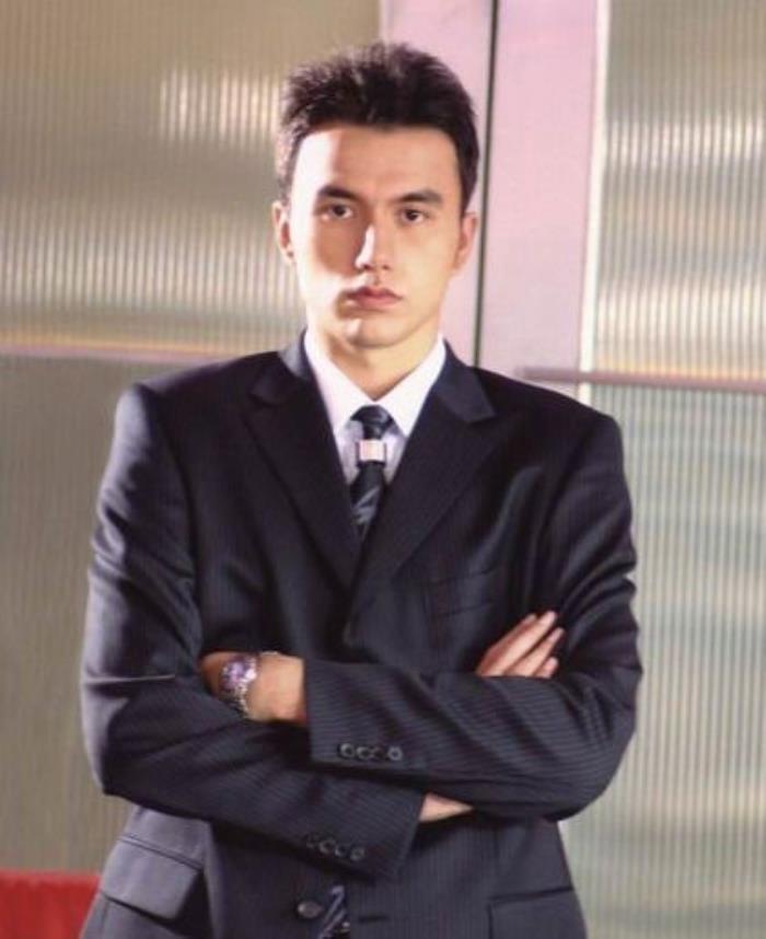 重楼魔尊扮演者身高,魔尊重楼黄志玮