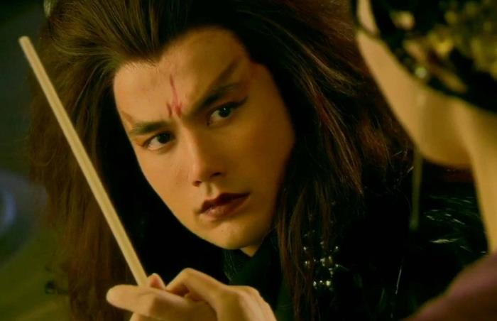 重楼魔尊扮演者身高,魔尊重楼黄志玮