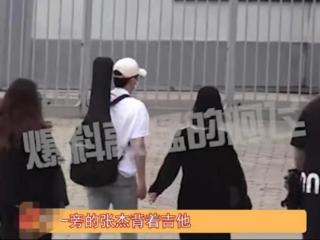 谢娜张杰不是大好几岁吗，39岁谢娜与张杰同现身机场