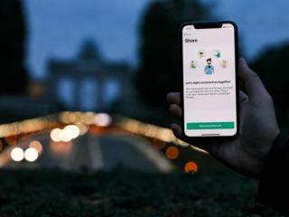 两个只能活一个图片，我和我爸只能活一个