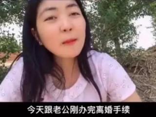 安慰婚姻受伤的女人话语，感情受伤的美女需要你安慰