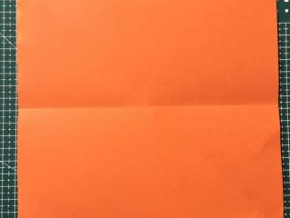 爱心折纸步骤图，幼儿手工爱心折纸教程