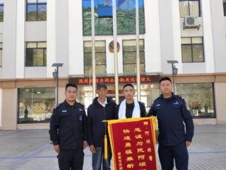 把我的照片还给妈妈，相信妈妈会支持我的选择