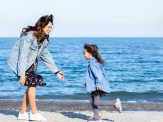 爸爸打了女儿怎么道歉，女儿打人拒道歉