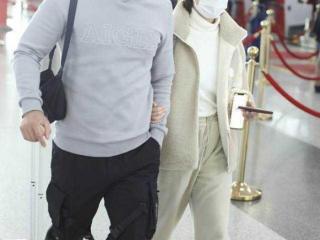 窦骁和何超莲，何超莲和窦骁的衣品真挺像的