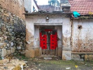 爸妈外出打工的孩子，父母以为他外出打工