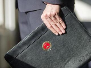 把前女友约出来能说明什么，现女友竟是前女友