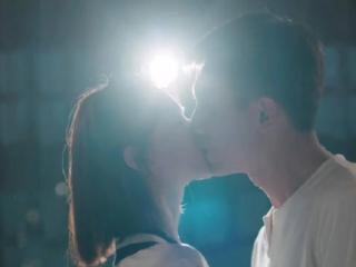 演戏是真亲还是假亲，分不清是笑场还是演戏