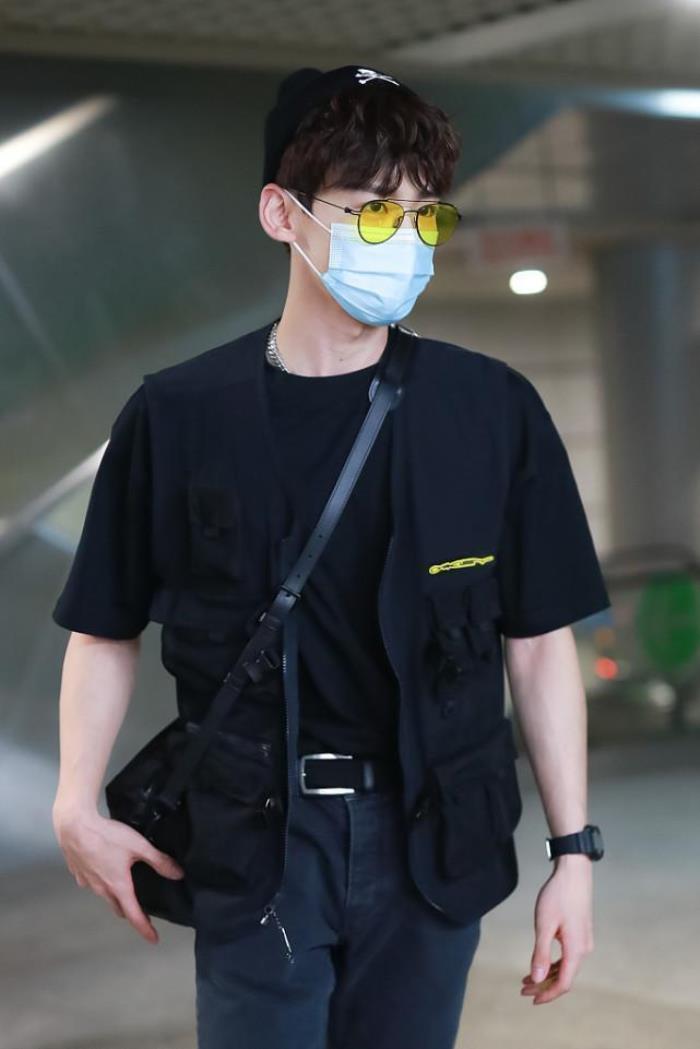 白敬亭可爱照片高清白敬亭的小卷毛太可爱了