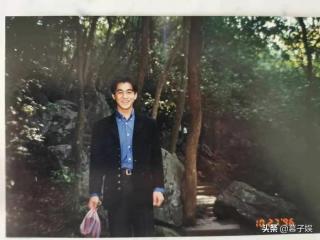 乔振宇旧照，43岁乔振宇18岁旧照同现在差别不大