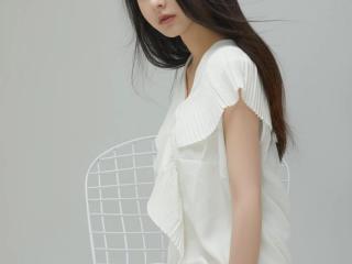 成都籍艺人，亭亭玉立、颜值担当的成都新生代95后艺人-柴春月