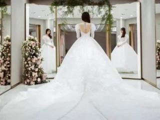 唐嫣试婚纱，唐嫣昆凌的婚纱竟出自同一设计师之手