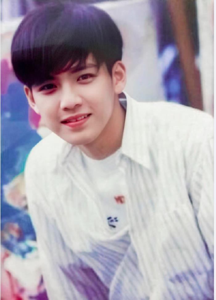 钟汉良年轻,钟汉良年轻时的修复照是参加选秀会爆的水平吧