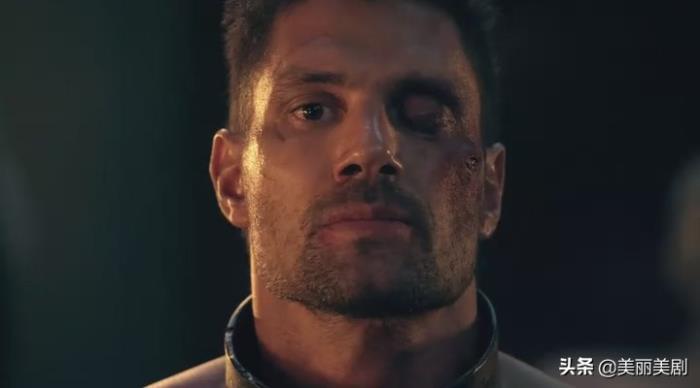 马努贝内特,三部曲里的crixus改变了马努·贝内特的演艺生涯