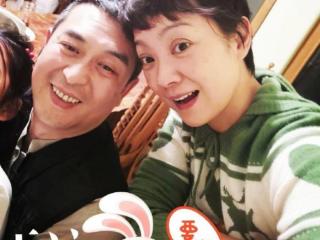 王海燕微博，王海燕微博晒与老公张嘉译合照感情好