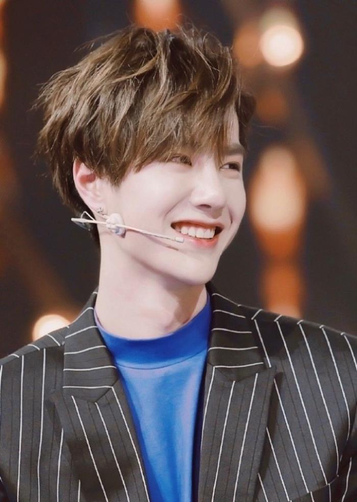 王一博的牙来看看王一博这一口大白牙笑容满分