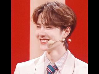 王一博的牙，来看看王一博这一口大白牙笑容满分