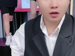 快手白小白，快手夺金特卖季主播白小白人气爆棚狂撒福利