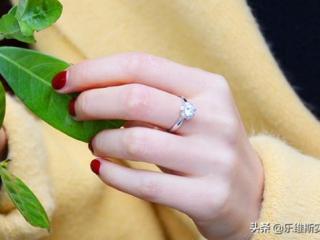 订婚戒指戴哪个手指，男女订婚戒指戴哪个手指