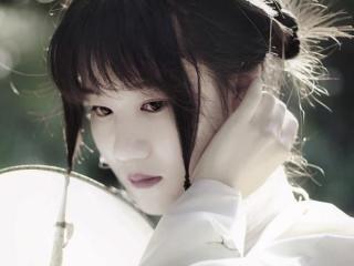 女朋友伤感了该怎么哄，女朋友哭了怎么哄