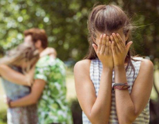 我出轨了怎么哄女朋友 ，出轨的男人该如何挽回女朋友的心呢？