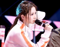 邓紫棋为何退出娱乐圈，邓紫棋决定和蜂鸟公司解约背后原因