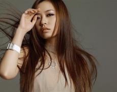 张靓颖老公是谁，张靓颖为什么逼婚