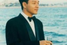 为什么张国荣的脸完好无损，为什么人们那么喜欢张国荣