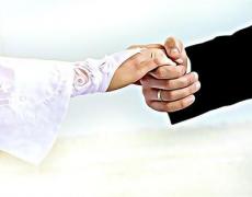 男女分手以后用还钱吗，分手后该不该还礼物