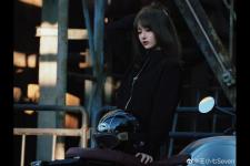 美女主播小七（美女篮球主播小七变身机车少女）