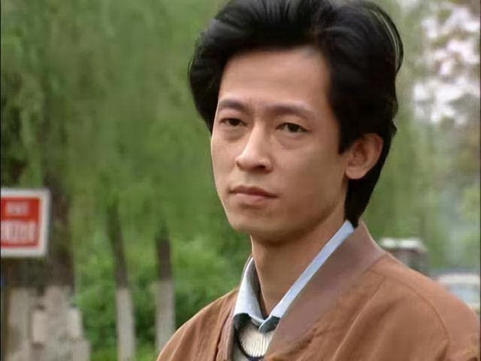 王志文虽有影帝气质,但其实长相平平,然而,年轻时候的王志文却号称"