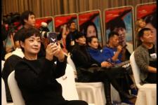 张嘉译妻子王海燕（张嘉译为啥娶了王海燕）