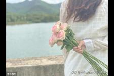 九百九十九朵玫瑰歌词（国际诗歌·九百九十九朵玫瑰）