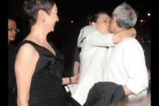 葛优醉吻赵薇（葛优曾趁乱亲赵薇）