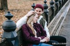 女人在等你挽回的表现（女人的三种表现）