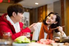 情感咨询一般怎么收费（失恋找情感咨询机构交了钱）