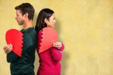 女朋友提出分手很决绝还怎样挽回（女朋友闹分手怎么挽回）