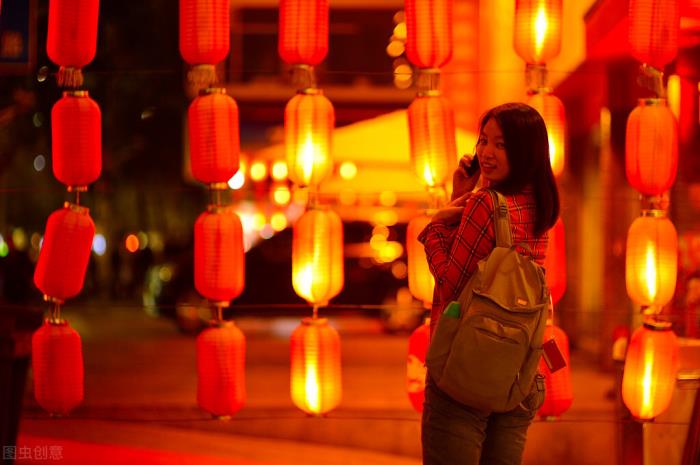 放烟花的朋友圈说说（初四的朋友圈说说）