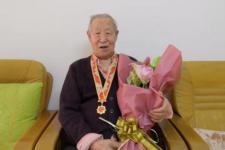 女儿祝福老爸生日的话（祝福98岁老爸父亲节快乐）